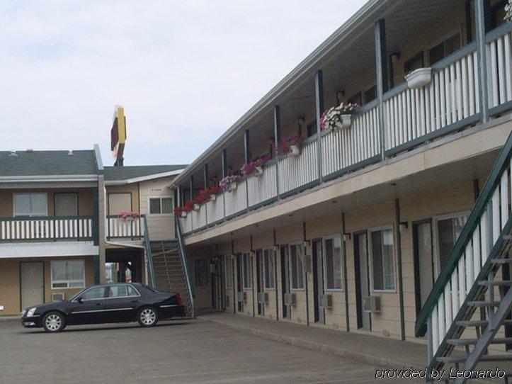 Chateau Motel Эдмонтон Экстерьер фото